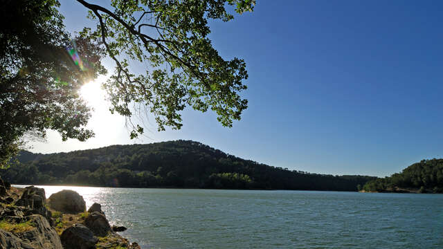 Le tour du lac Sainte-Suzanne à vélo