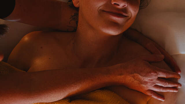 Massage D-Stress "Épaules, nuque, crâne, visage"