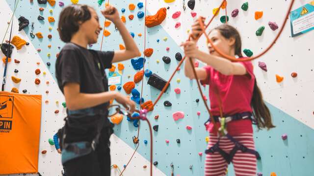 Indoor climbing for children at Le Topo!