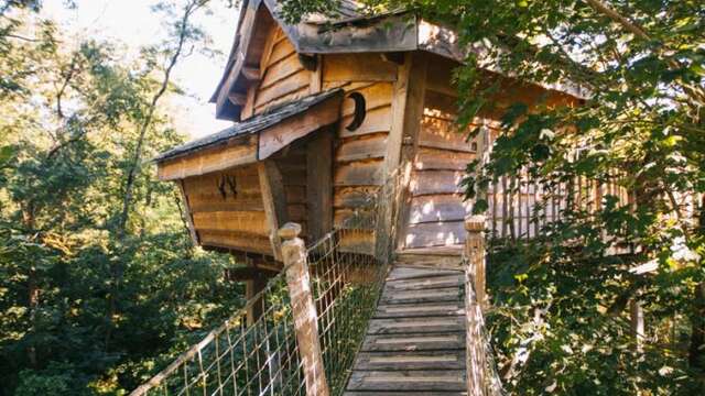 La cabane perchée - Colline de boutiès
