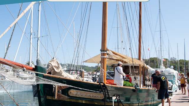 Balade culturelle en rade de Hyères à bord du Brigantin "Un air d'Orient"