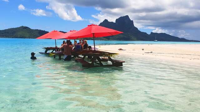 Manu Taxi Boat