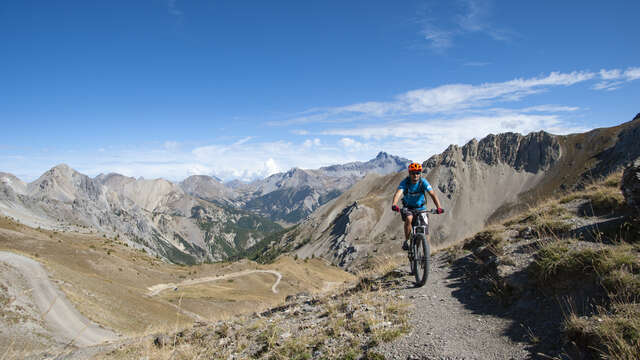 Au coeur de la montagne, les chalets de Furfande en gravel