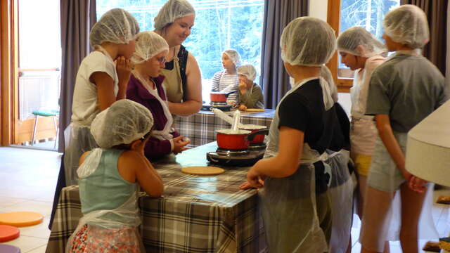 Children's groups : The little cheese makers