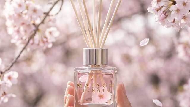 Maison Hanoja: Workshop on Making a Fragrant, Floral Room Spray (50 ml)