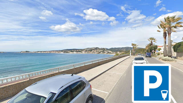 Parking à horodateur de la plage Dorée et plage du Lido