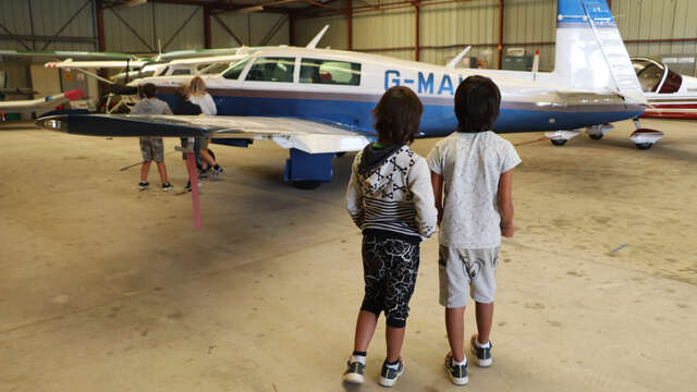 Aérodrome, en piste pour un voyage-découverte en famille
