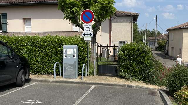 Borne de recharge pour véhicules électriques Meauzac