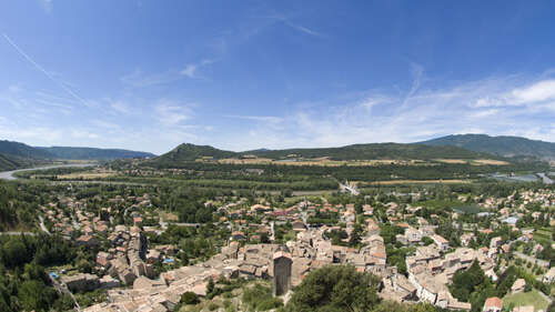 Volonne village