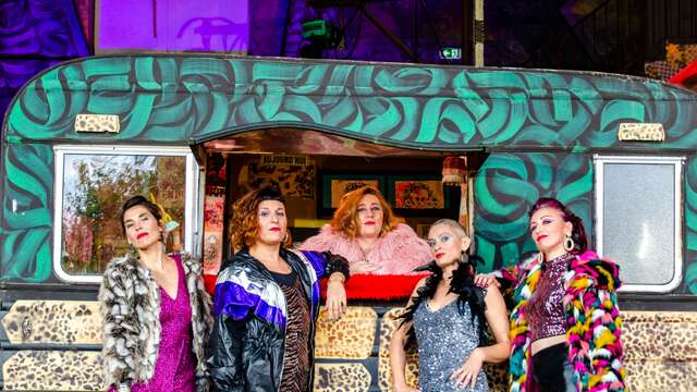 "Music in the spotlights" : concert with CUMBIA BOOM BOX !