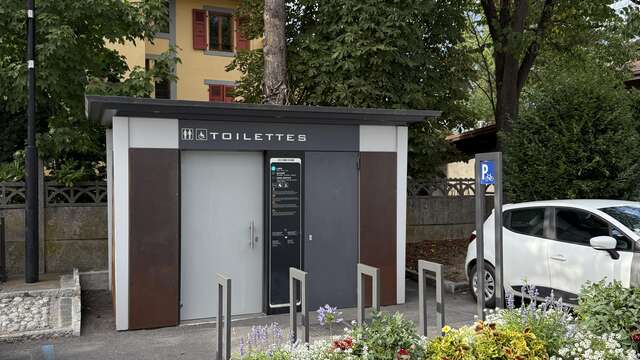 Borne de recharge - Parking de la Patinoire