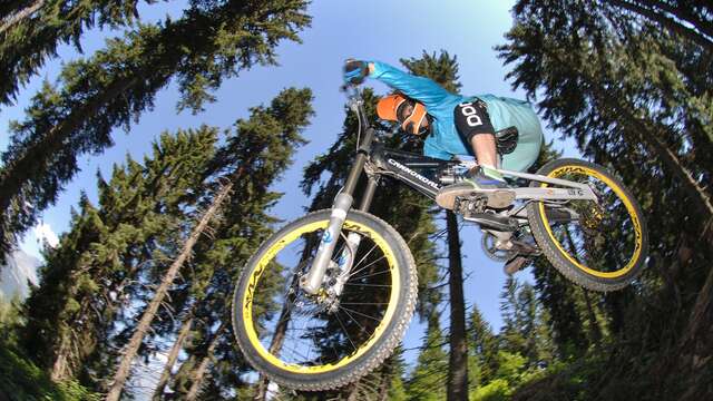 Enduro: Abfahrt von Le Torraz