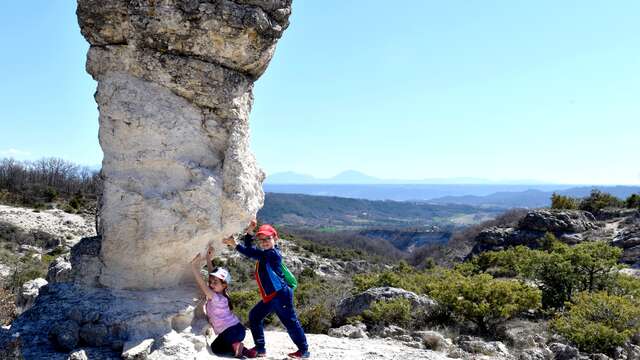 Randonnée pédestre dans les Mourres