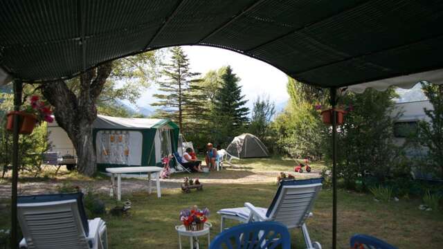 Camping du Lac - Les Iscles***