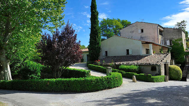 Charembeau - Hôtel et Hôtel Résidence dans une ferme du XVIIIe au cœur de 7 hectares de collines