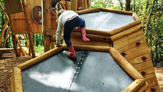 Aire de jeux de la Grotte du Bosc