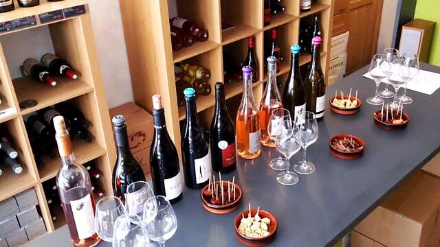 Tastings at the Arbre à Vins wine cellar on request (French and English)