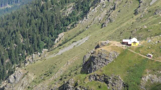 GR®738 - Etape 9 :  Refuge Jean Collet - Refuge de La Pra