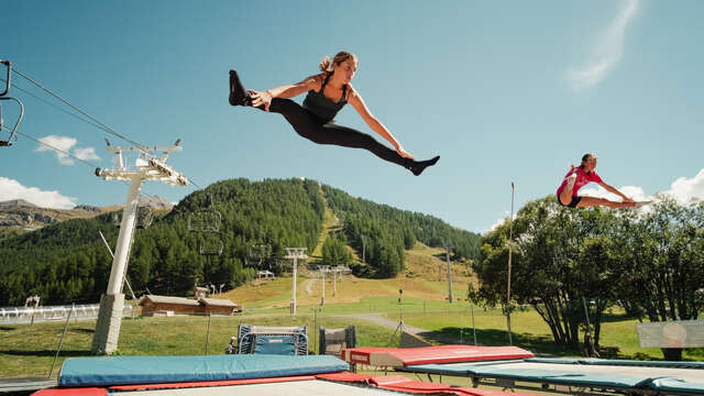 Acroval - Acrobatics Class