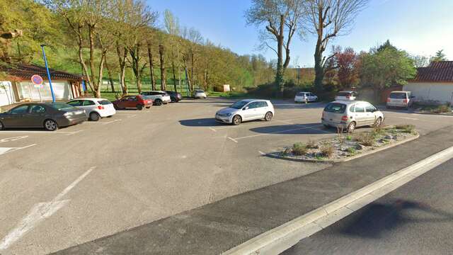 Aire de Stationnement pour camping cars à Montaigu de Quercy