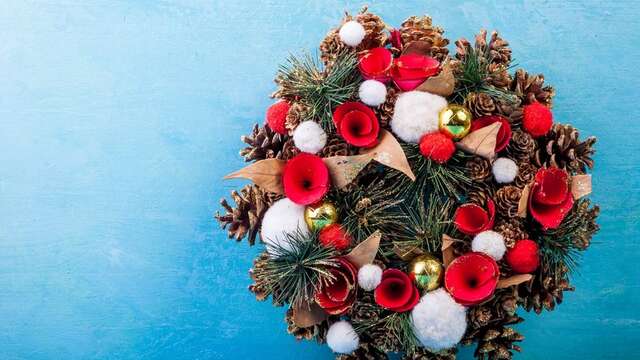 Floral workshop: botanical sphere with Christmas accents