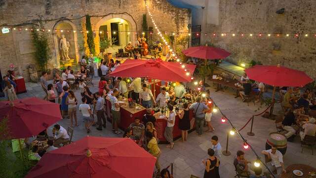Le Bar à Vins des Côtes du Rhône durant le Festival d'Avignon