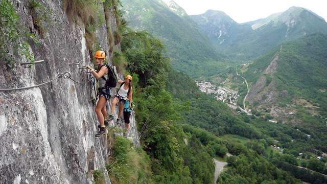 Via ferrata et Via Corda avec le Bureau des Guides des Pyrénées Ariègeoises