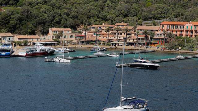 Coastal walk with the Bateliers de la Côte d'Azur