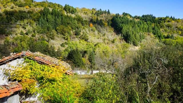 GR®89 Chemin de Montaigne -  Etape 4 - Débats Rivière d'Orpra - St Didier sur Rochefort