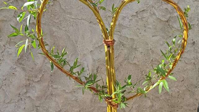 Atelier vannerie au jardin : tontine et pot tressé