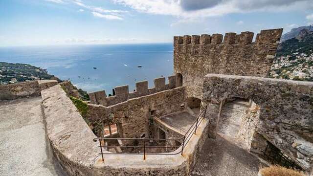 Excursion - Visit and stroll through the Roquebrune Cap Martin village market