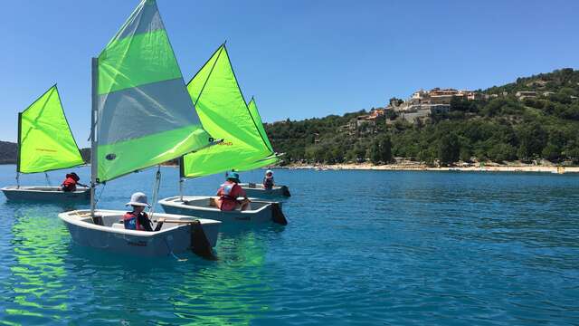 Activités nautiques avec l'Association Voile et Nautisme 04