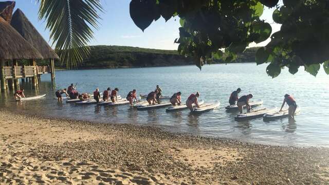 Cours d'initiation de stand up paddle - Nouméa Sup School