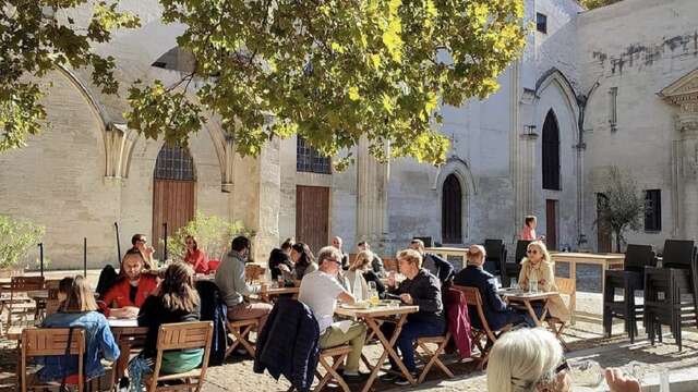 Le 17 Place aux Vins Avignon • Bar à vin / Caviste