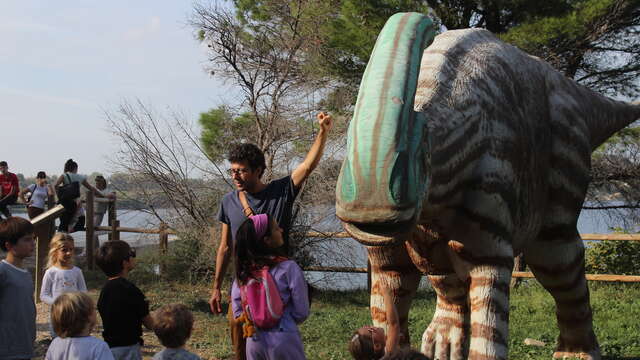 Guided tour of Dinosaur'Istres