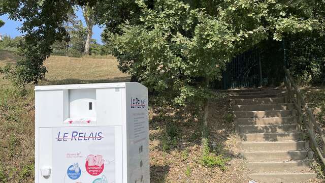 Borne Le Relais parking du collège