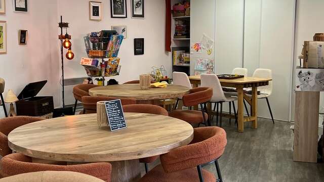 Exposition d'art fluide au Café des arts