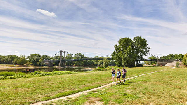 To the confluence of the Loire and the Maine