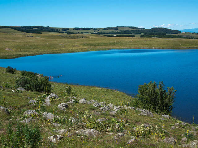 LAC DE BORN