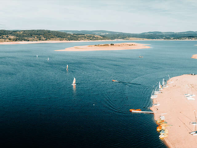 LAC DE NAUSSAC PLAGE