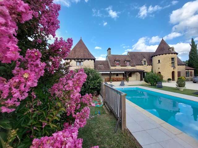 Les Grandes Terrasses Dalbavie pour 15 pers proche de Sarlat