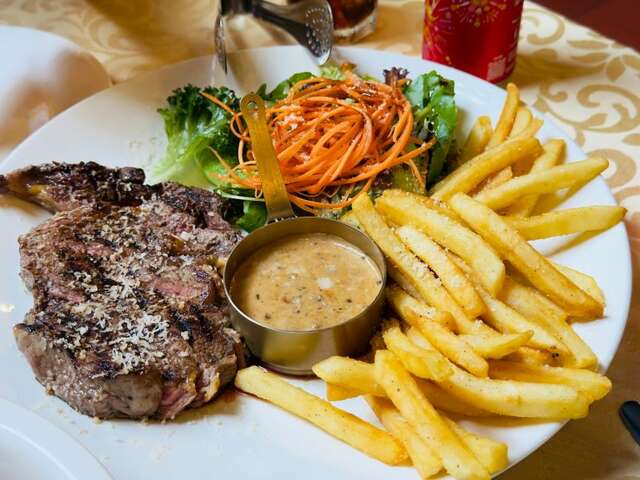 Repas entrecôte/frites aux Farges