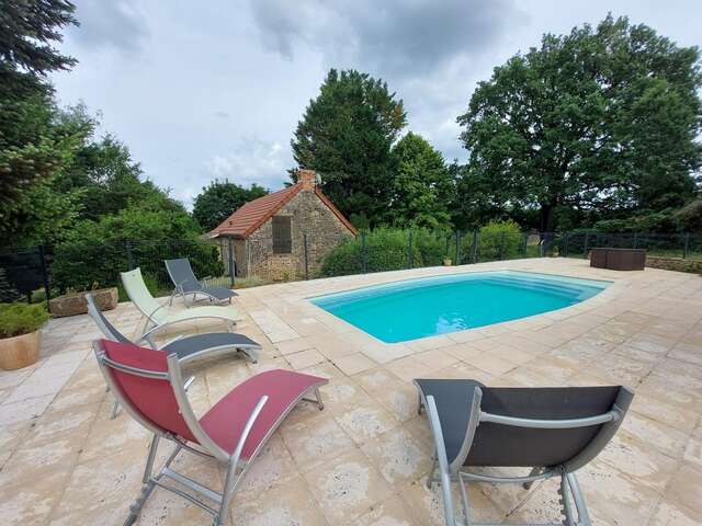 Montant de Fages avec piscine privée proche Sarlat
