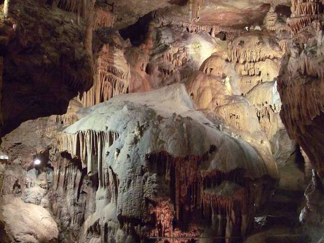 Les Grottes de Presque