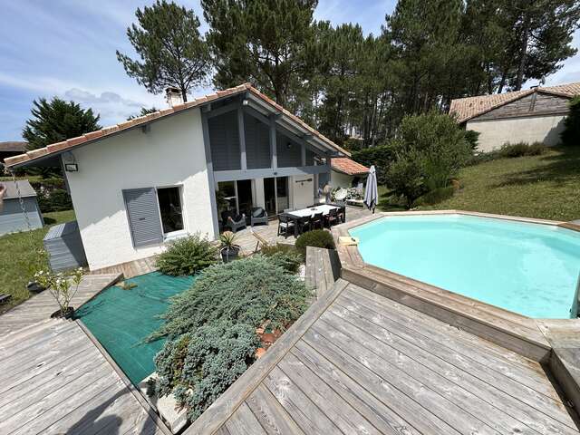 Chez Céline sous les pins