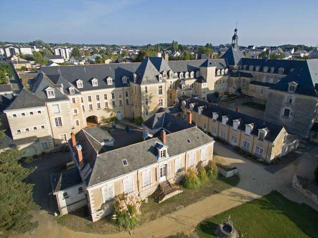 Hôtel-Dieu et Apothicairerie de Baugé