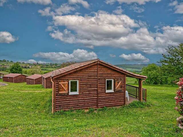 Les Chalets de la Colline, Location de vacances à Naussac