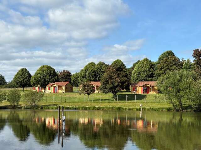 Village de Gîtes La Perdicie, Gîte à Jumilhac Le Grand