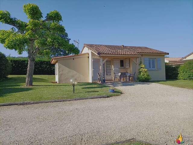 Village de Gîtes LE CHATENET, Gîte à Thonac