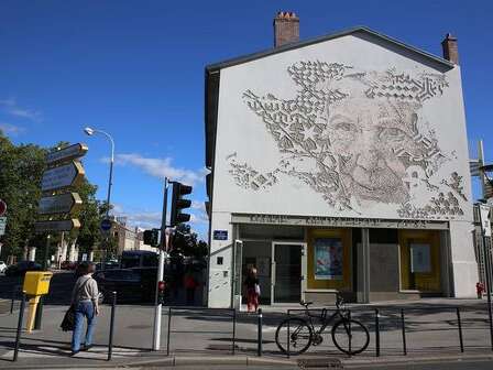 Street art - vhils mural